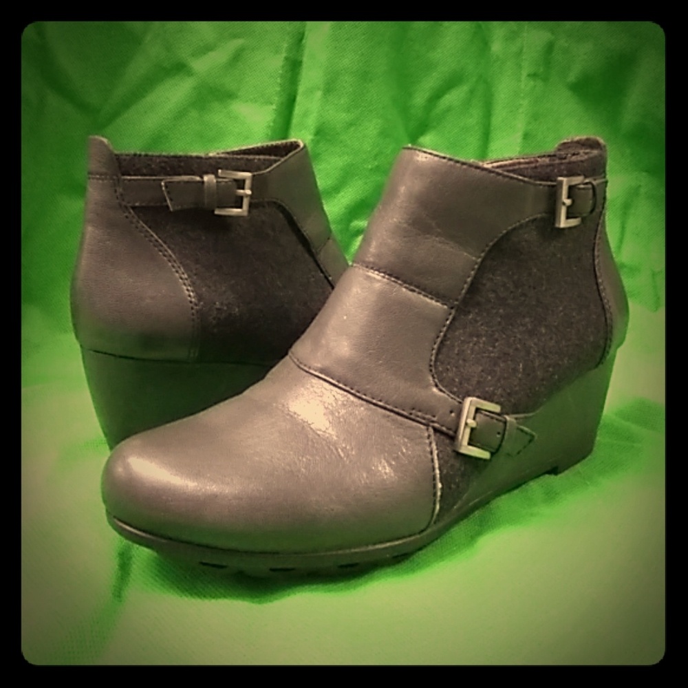 EUC | e 24/7 x Easy Spirit | Grey Ankle Bootie 7.5